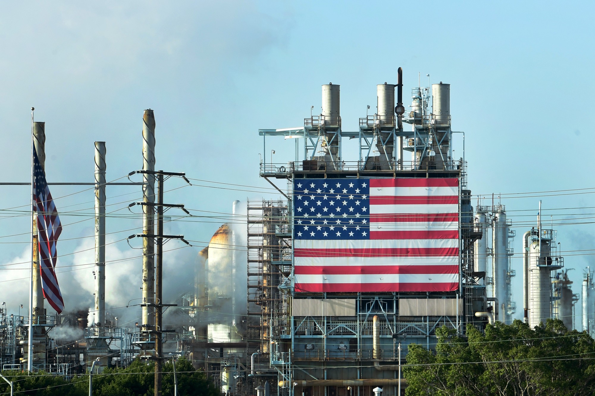 1182358 un champ de petrole en californie le 21 avril 2020