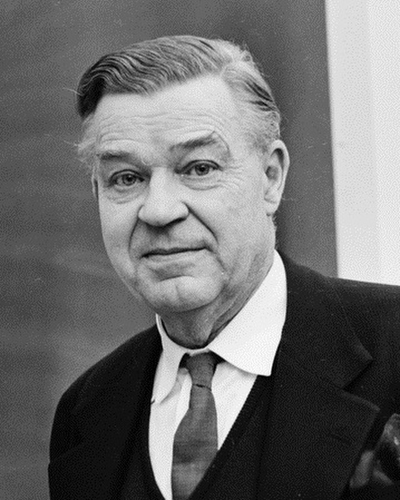 1280px Gunnar Myrdal 1964 002 cropped