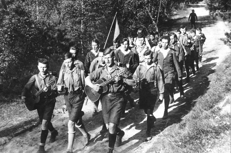 Bundesarchiv Bild 183 R24553 Gruppe des Wandervogels aus Berlin