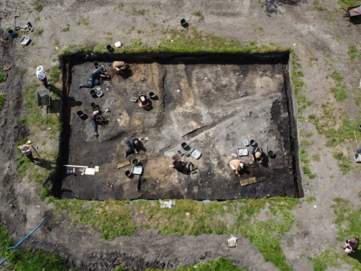 des maisons vieilles de mille ans retrouvees en pologne pourraient cacher une part de la legende des vikings