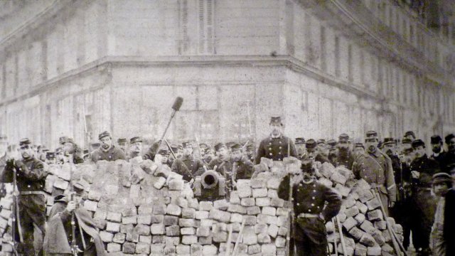 commune de paris barricade boulevard voltaire