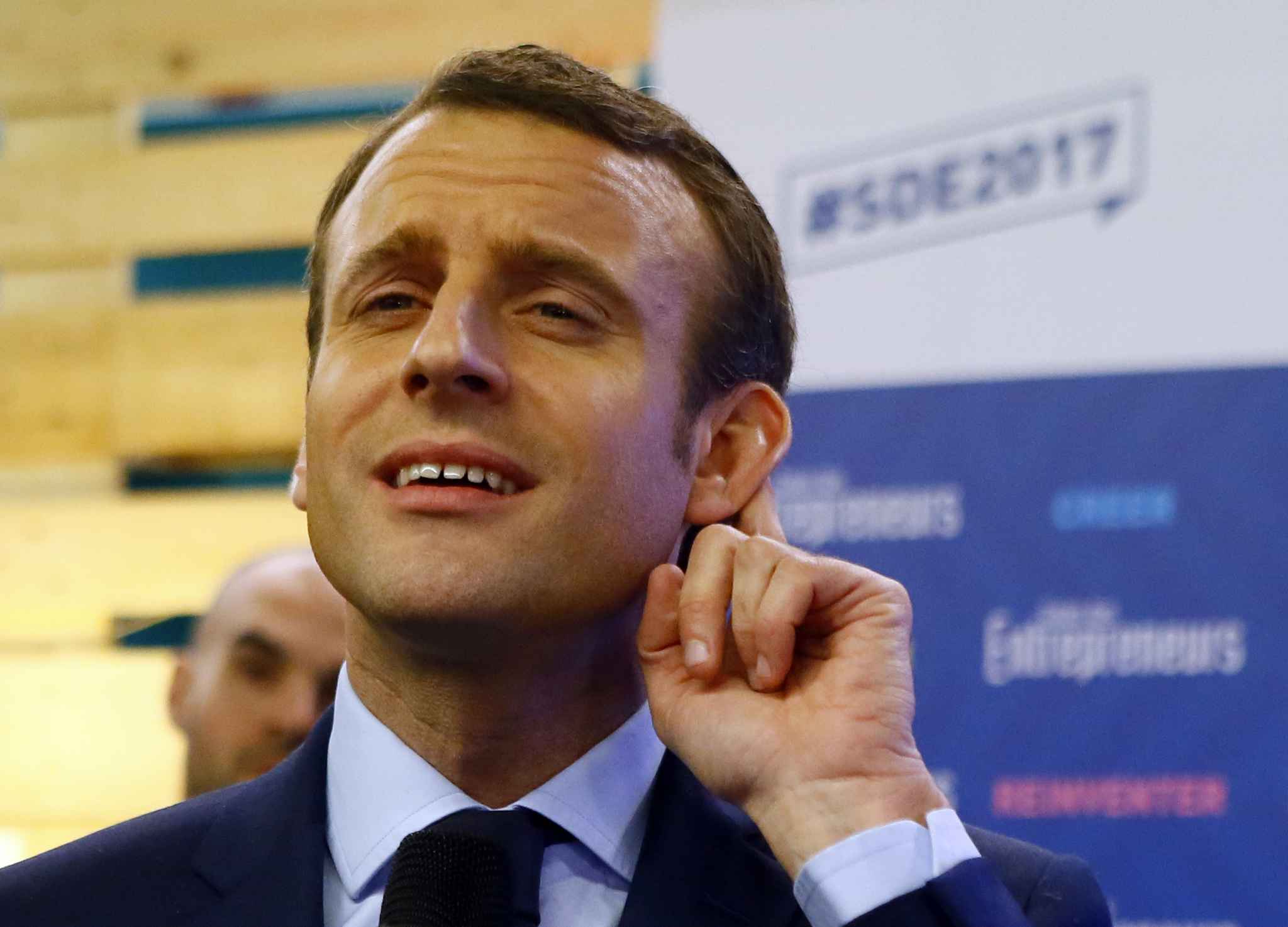 emmanuel macron pouvoir argent