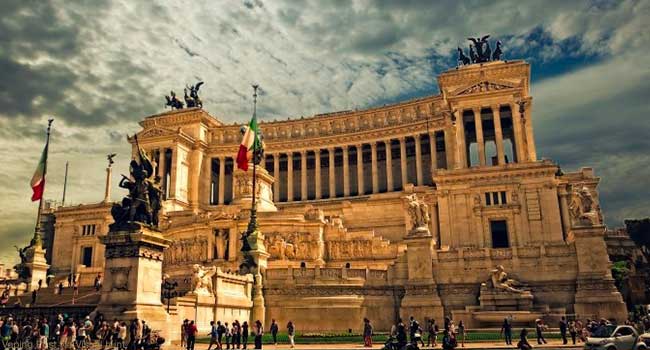 vittorio emanuele monument italie rome palace